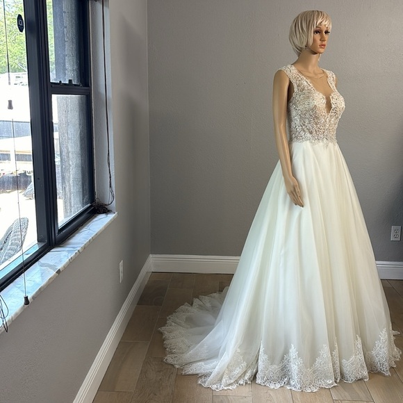 Ella Rosa Private Label By G Wedding Dress size 10 Tulle and Beading open back - Picture 8 of 14